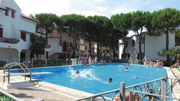 Apartamento, 1 quarto, varanda, vista para o jardim | Piscina | Piscina externa
