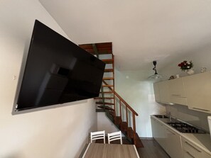 Departamento, 1 habitación, patio, vista al jardín | Servicios de la habitación