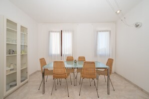 Dining - Apartment 'A 104 Puntavilla' – Perfect for Large Families (La Maddalena)
