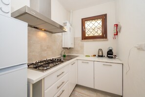 Fridge, microwave, stovetop, dishwasher - Apartment 'A 104 Puntavilla' – Perfect for Large Families (La Maddalena)