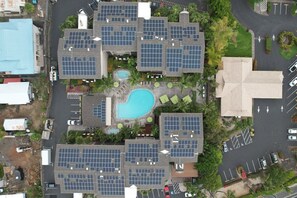 Exterior - Two 2BR Condos, Pool, Hot Tub, Prime location (Kailua-Kona)