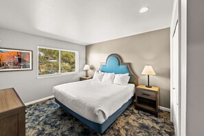 6 bedrooms, desk, iron/ironing board, WiFi - 2x2BR Bavarian Retreat, Hot Tub, 1 Mi to Downtown (Leavenworth)