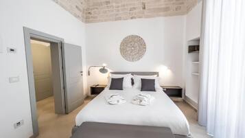 Junior tweepersoonskamer, balkon, uitzicht op de stad