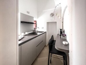 普通雙人房, 陽台, 城市景觀 | 私  人廚房