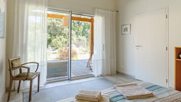 3 chambres, fer et planche à repasser, Wi-Fi, draps fournis