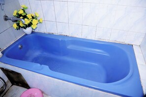 Ducha, artículos de tocador gratuitos, toallas, jabón