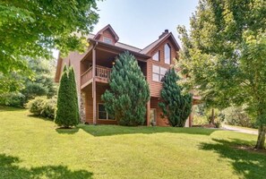 Exterior - Hiawassee River Retreat w/ 2 Mountain-View Decks (Hiawassee)
