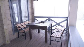 屋外ダイニングエリア