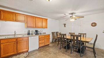 Kondominium, Beberapa Tempat Tidur, patio (Ozark Get-Away) | Dapur pribadi