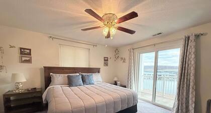 Ozark Get-away Lakefront Condo With Boat Slip