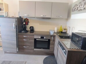 Private kitchen - Les jardins de st Vincent le Grau d'Agde T2 not overlooked seasonal rental (GRAU D,AGDE)