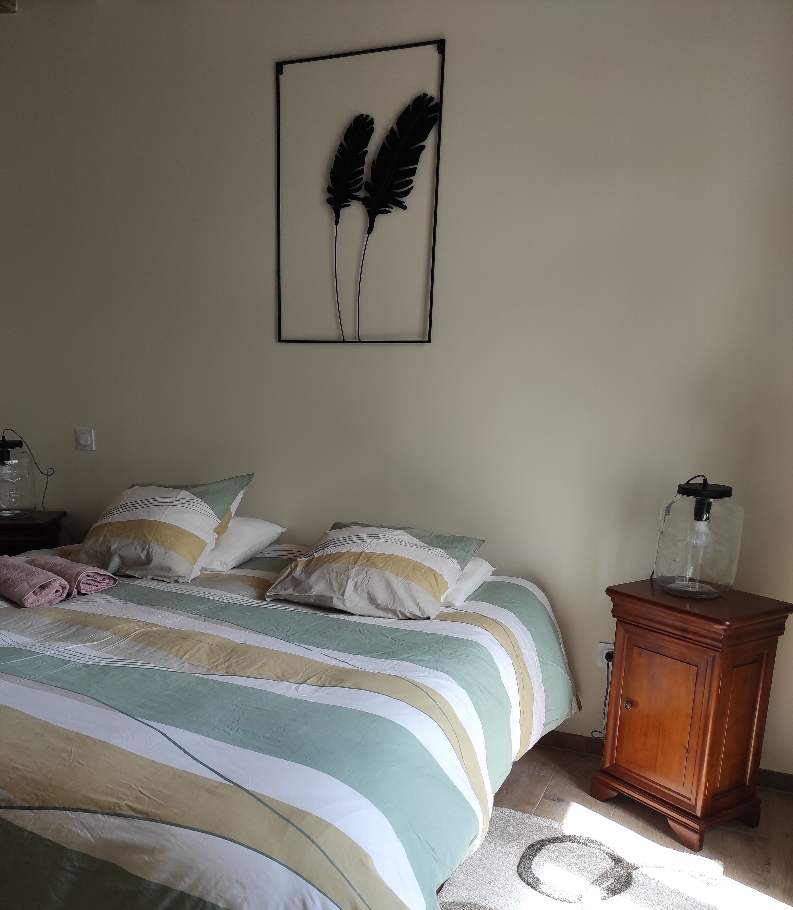 4 chambres, fer et planche à repasser, lit parapluie, Wi-Fi gratuit