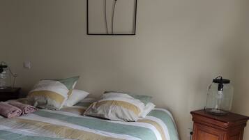 4 bedrooms, iron/ironing board, travel crib, free WiFi