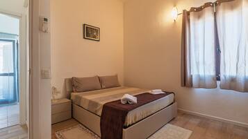 2 Schlafzimmer, Bügeleisen/Bügelbrett, Bettwäsche