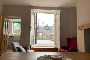 Living area - Cosy Buxton Terraced House (Buxton)