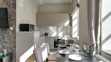 Superior Loft, 1 Bedroom | Private kitchen