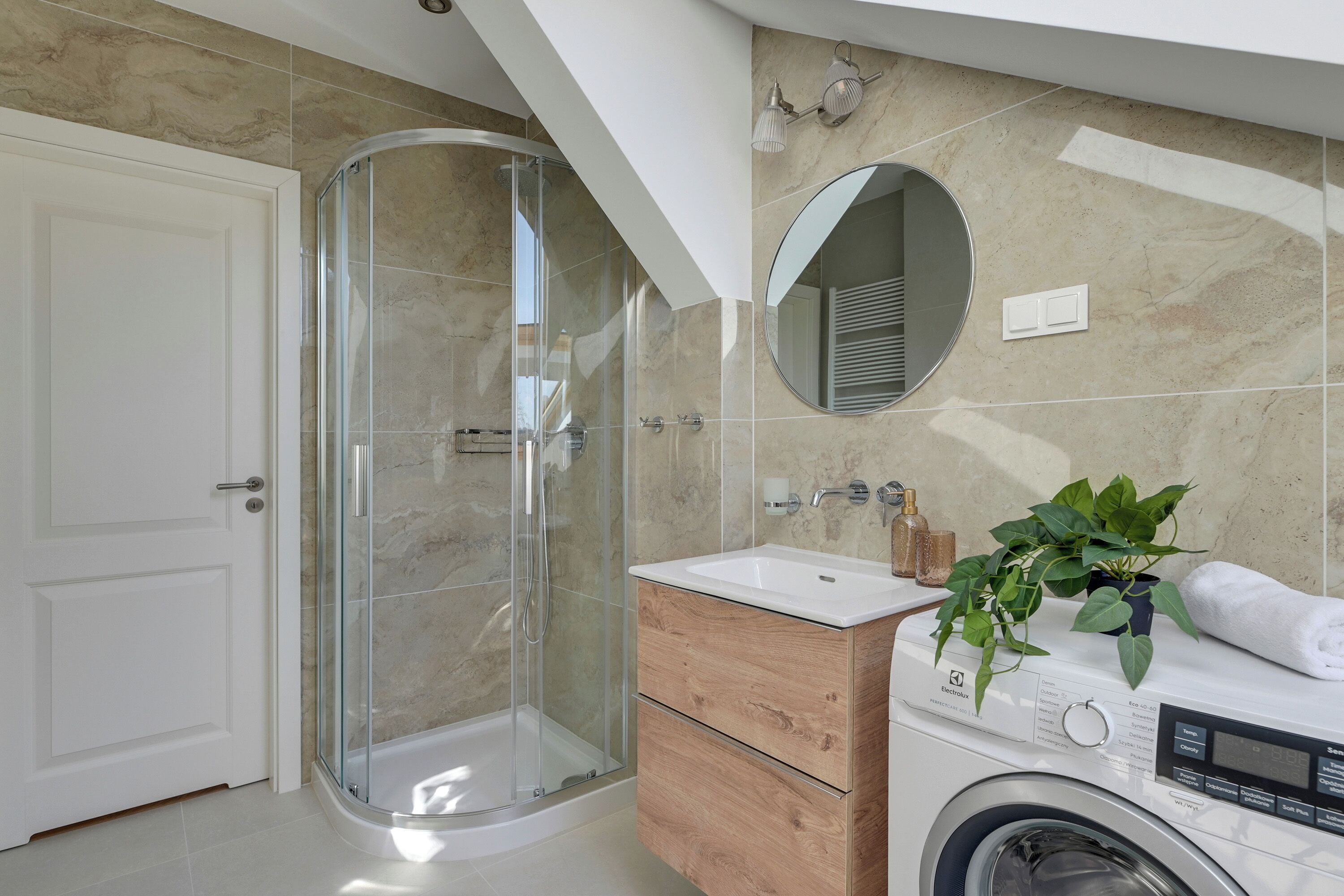 Superior Loft, 1 Bedroom | Bathroom | Shower, free toiletries, towels, soap