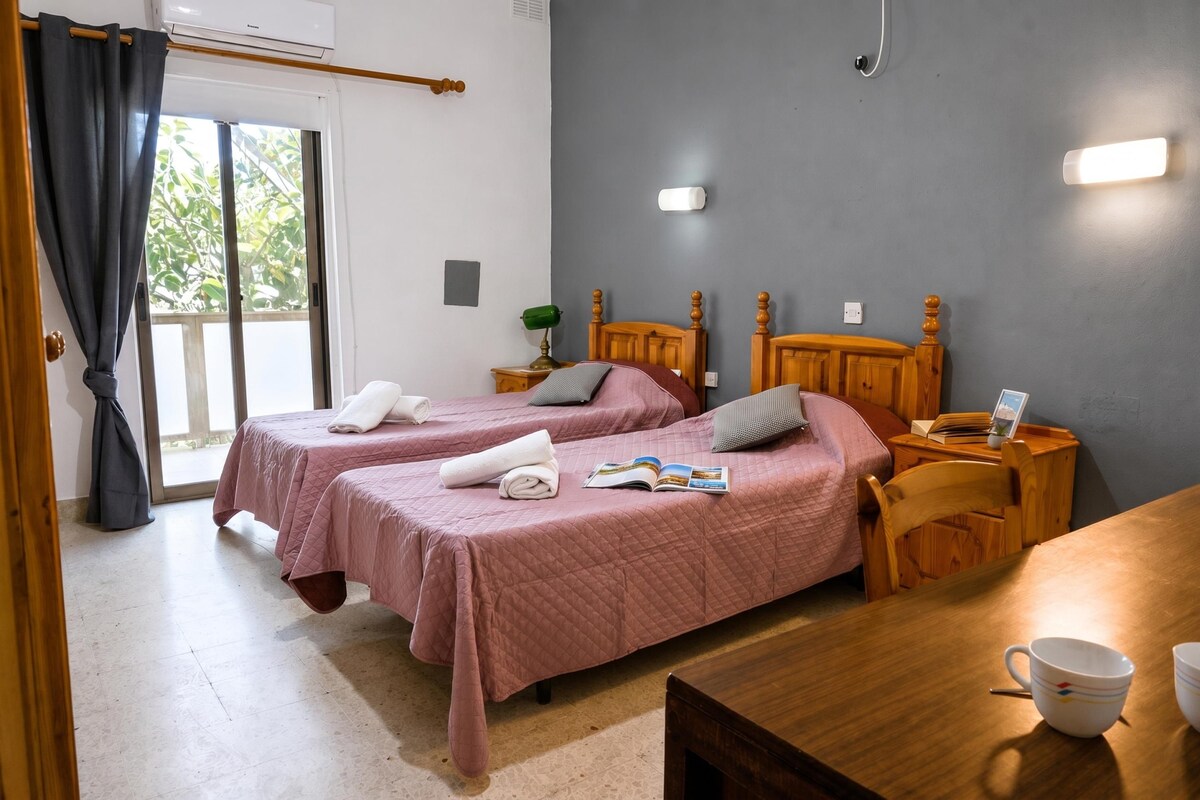 Standard Room, 1 Bedroom, Balcony (Sefranda Near St.Julian's Ensuite) | 1 bedroom, WiFi