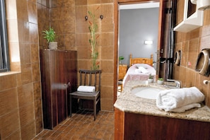 Standard Room, 1 Bedroom, Balcony (Sefranda Near St.Julian's Ensuite) | Bathroom - Sefranda Guesthouse Ensuite Rooms (St. Julian's)