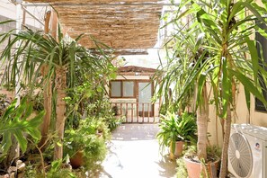 Standard Room, 1 Bedroom, Microwave (Sefranda Near St.Julian's Ensuite) | Exterior - Sefranda Guesthouse Ensuite Rooms (St. Julian's)