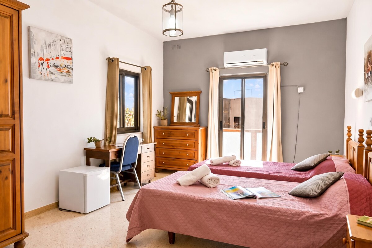 Standard Room, 1 Bedroom, Balcony (Sefranda Near St.Julian's Ensuite) | 1 bedroom, WiFi