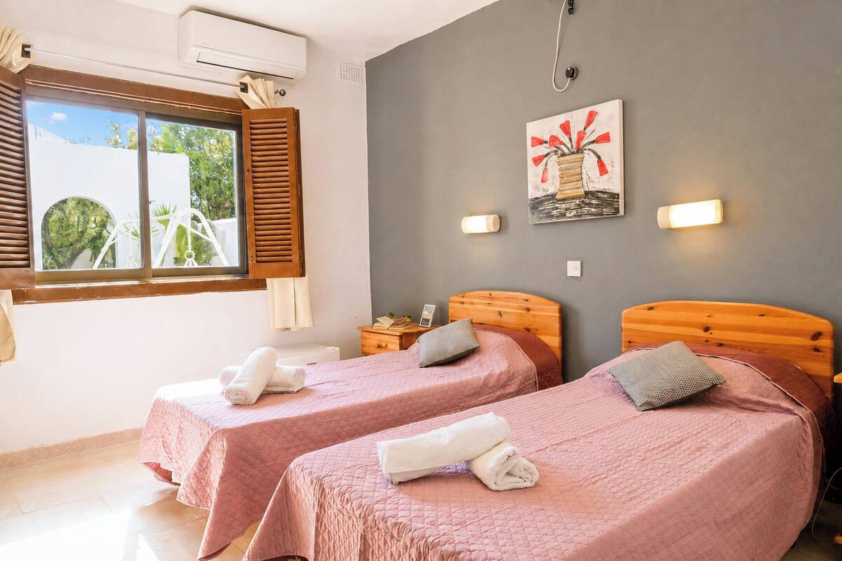 Habitación estándar, 1 habitación, microondas (Sefranda Near St.Julian's Ensuite) | 1 dormitorio y wifi