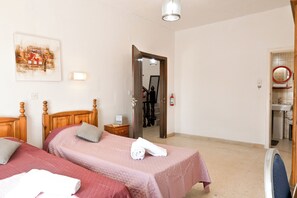 스탠다드룸, 침실 여러 개 (Sefranda Guesthouse Ensuite Room 5) | 1 개의 침실, 다리미/다리미판, 무료 WiFi, 침대 시트