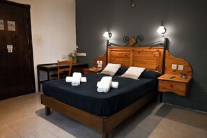 1 habitación, tabla de planchar con plancha, wifi gratis y ropa de cama 