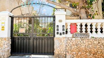 Standard Room, 1 Bedroom, Microwave (Sefranda Near St.Julian's Ensuite) | Exterior detail
