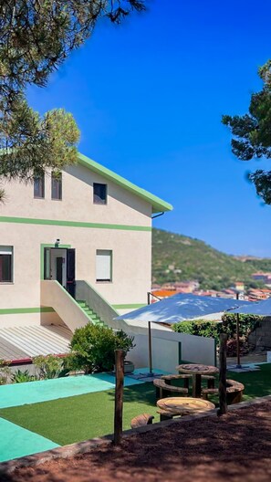 Exterior - Family Room with Private Bathroom and Sea View (Gonnesa)