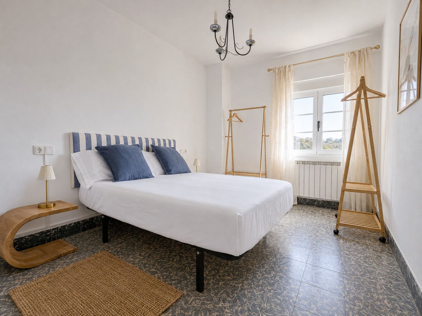 4 slaapkamers, een strijkplank/strijkijzer, gratis wifi, beddengoed