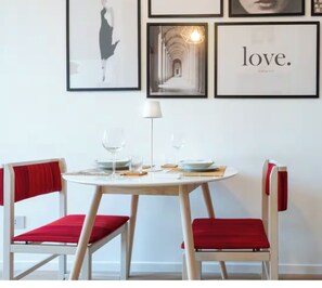 Dining - "Mylo's Home" Boutique apartment at 20 min. Duomo, Prada Foundation, IEO (Milano)