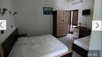 Basic Triple Room | Free WiFi, bed sheets