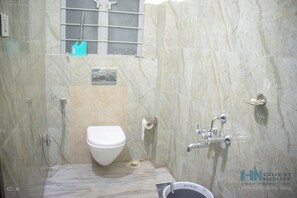 Standard Room | Bathroom - H.N GUEST HOUSE (Shillong)