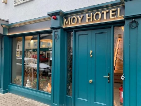 Exterior detail. Moy Hotel