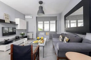 Loft, 2 Bedrooms | Living room