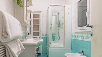 Condo | Bathroom | Shower, free toiletries, hair dryer, bidet