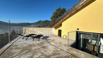 Chambre Double Confort, vue colline | Terrasse/Patio