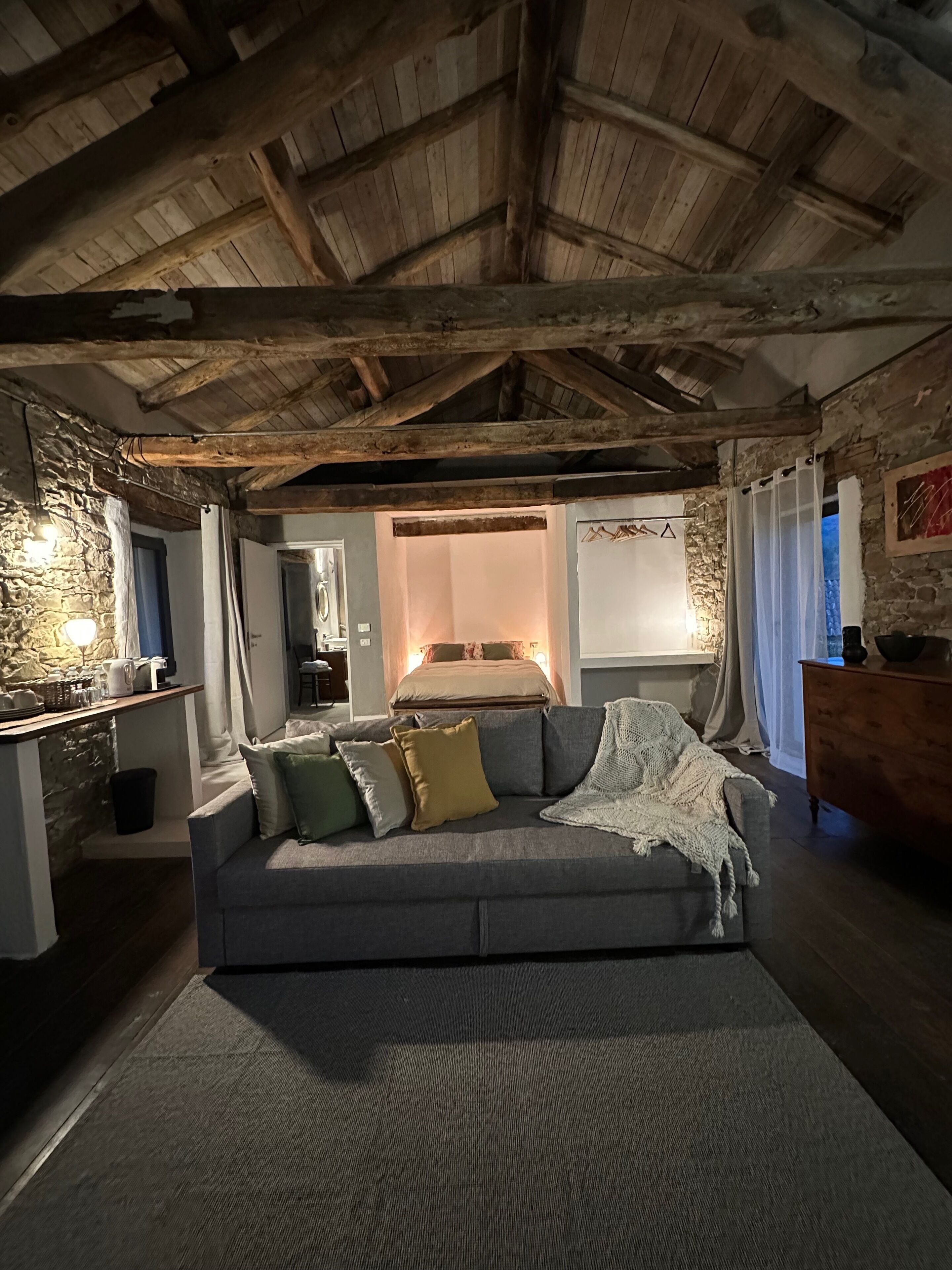 Suite Deluxe, vue cour intérieure | Coin séjour