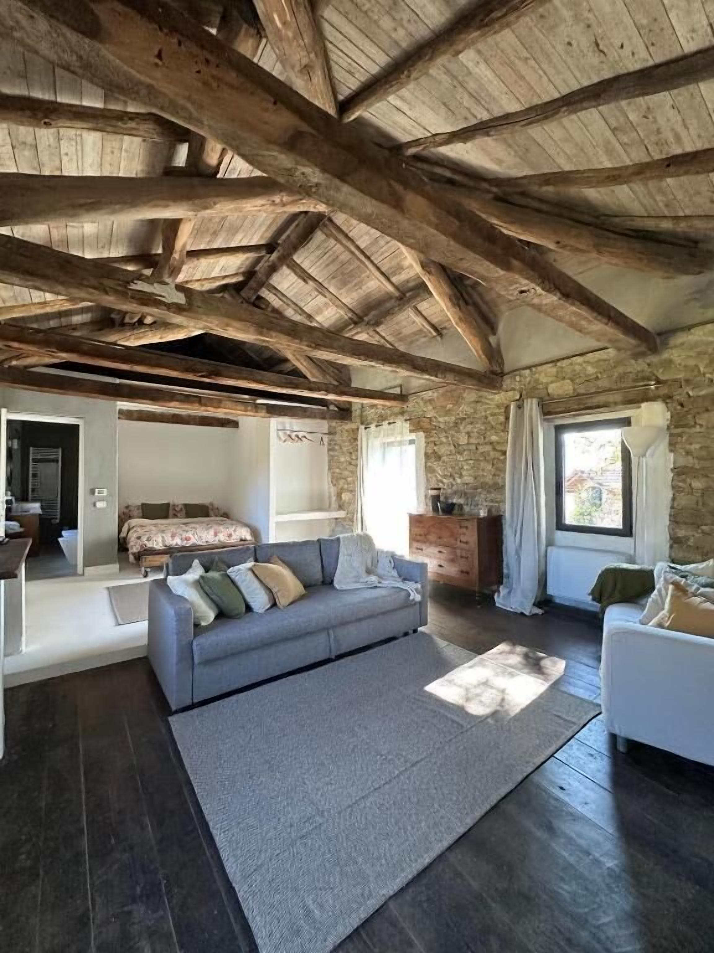 Deluxe Suite, Courtyard View