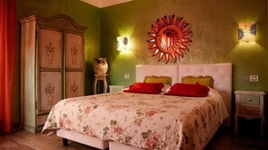 Chambre Supérieure, plusieurs lits, balcon, vue colline