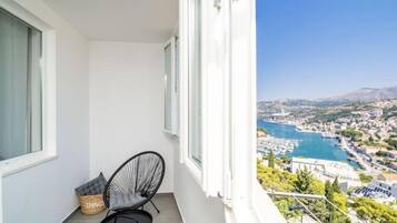 Apartment (One Bedroom Apartment with Balcony) | Balcony