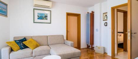 Appartement (One Bedroom Apartment with Balcony) | Salle de séjour