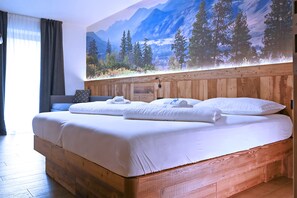 Quarto quádruplo superior, varanda (Arnica)