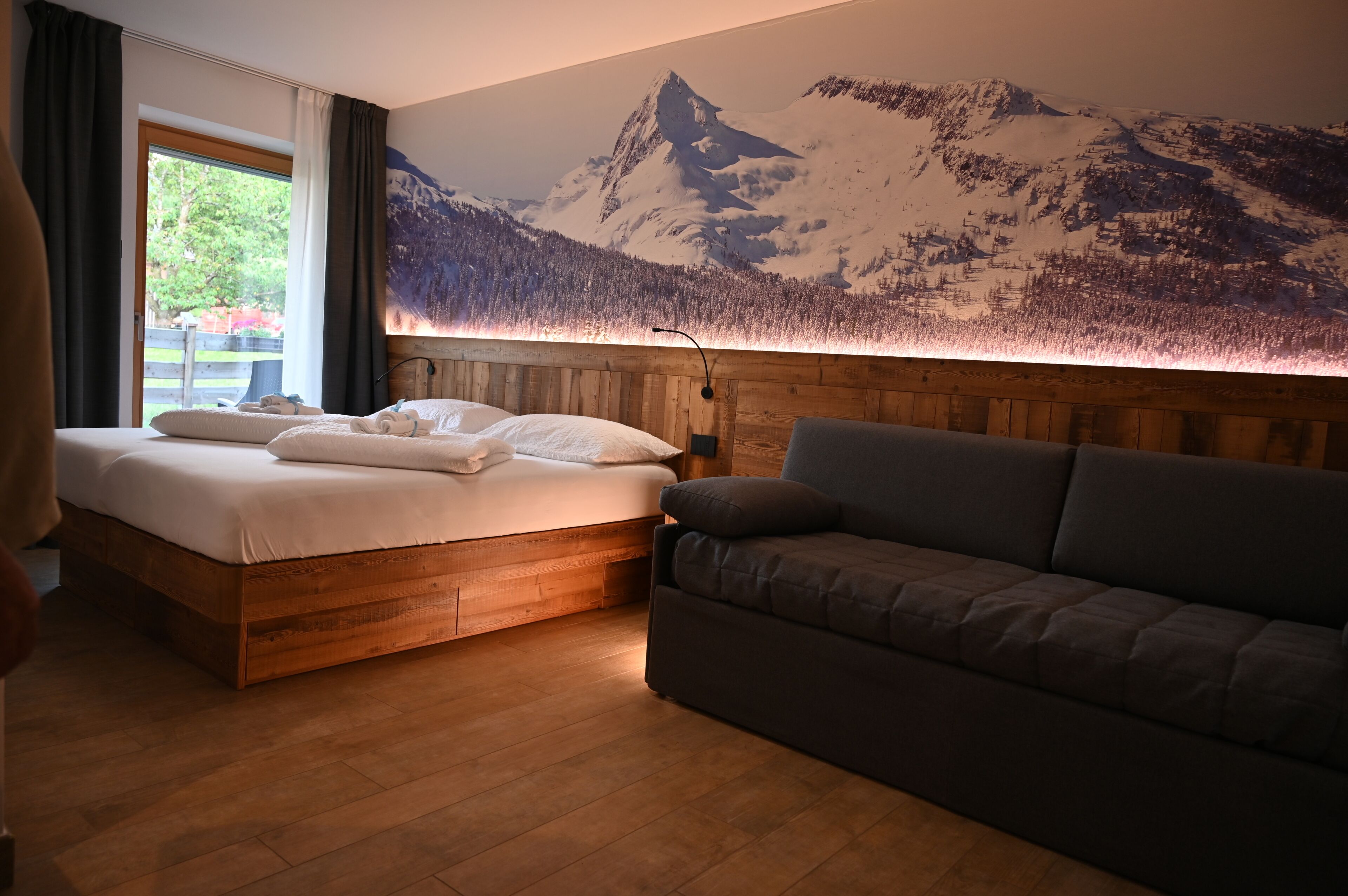 Quarto quádruplo superior, varanda, vista para a montanha (Paion)