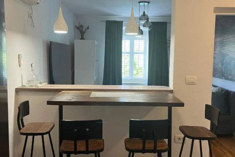 Ston Heritage Apartment With City View