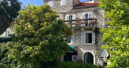 Ston Heritage Apartment With City View