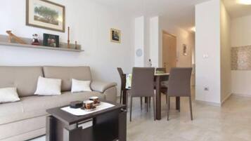 Apartment (One Bedroom Apartment with Balcony) | Living room