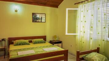 Studio (Studio Apartment With Terrace)