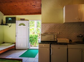 Studio (Studio Apartment With Terrace) | Private kitchen - Nirvana Apartments & Auto Camp (Kumbor)